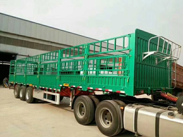倉柵式運輸半掛車